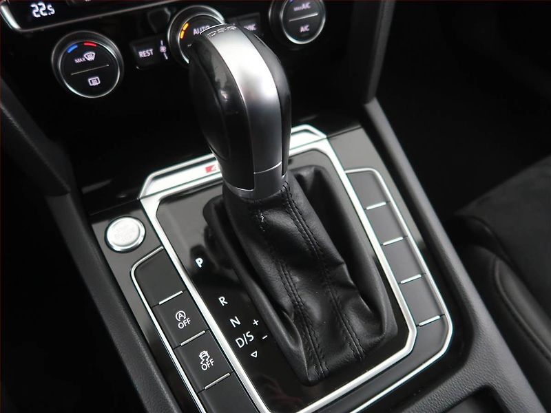 Volkswagen Passat (2016) 2.0 TDI, 4X4, Automat, Kůže - fotka 13 z 21