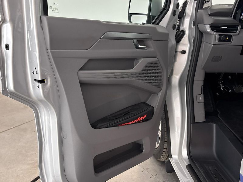 Volkswagen Caravelle Kombi - fotka 13 z 28