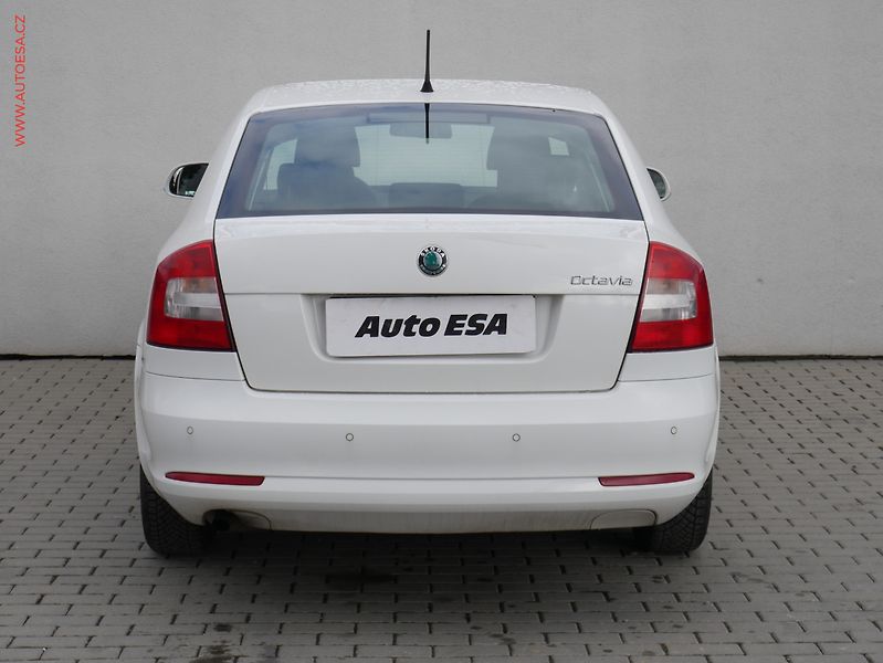 Škoda Octavia (2011) 1.2TSi, 2.maj,ČR, Ambition - fotka 5 z 15