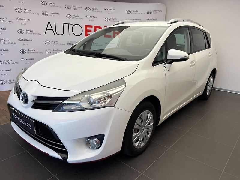 Toyota Verso 1.8 Valvematic Active - fotka 1 z 24
