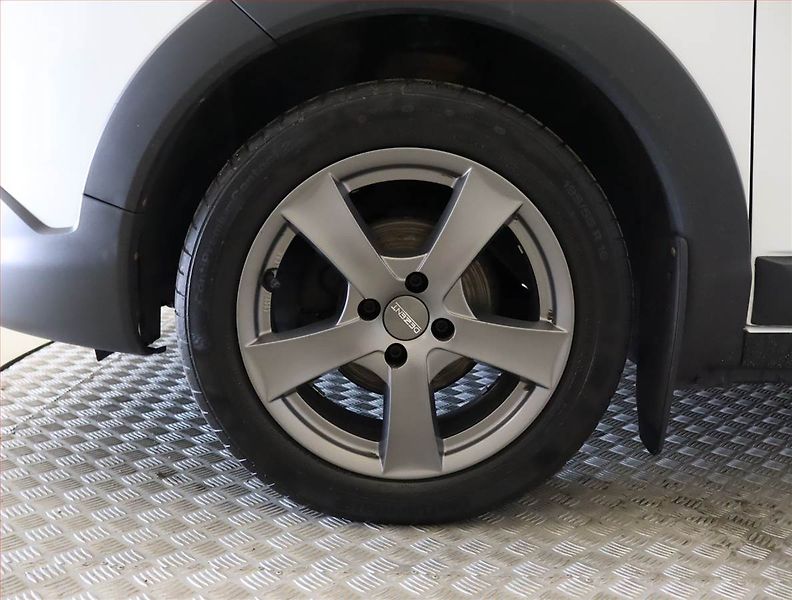 Dacia Lodgy (2017) Stepway 1.6 SCe, 7 míst, ČR - fotka 15 z 23