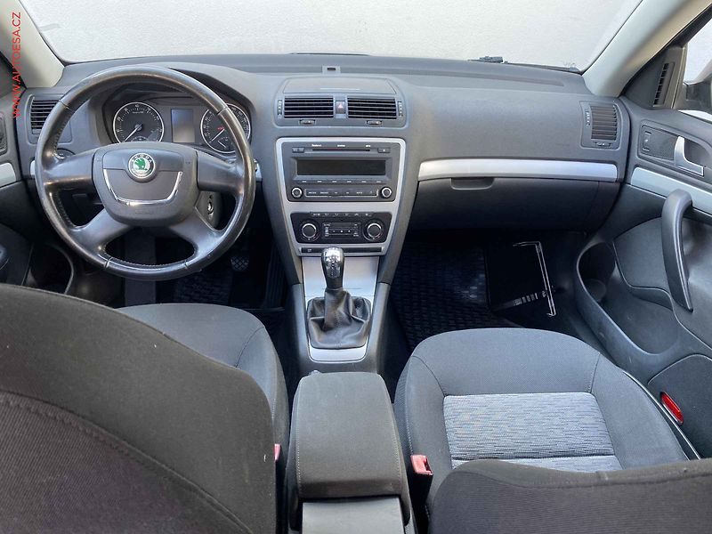 Škoda Octavia (2009) 1.4 TSi, Ambition, park.čidla - fotka 8 z 16
