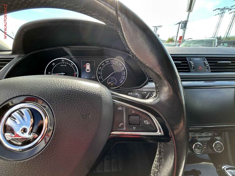 Škoda Superb (2016) 2.0 TDi 4x4, Style, DSG - fotka 19 z 19