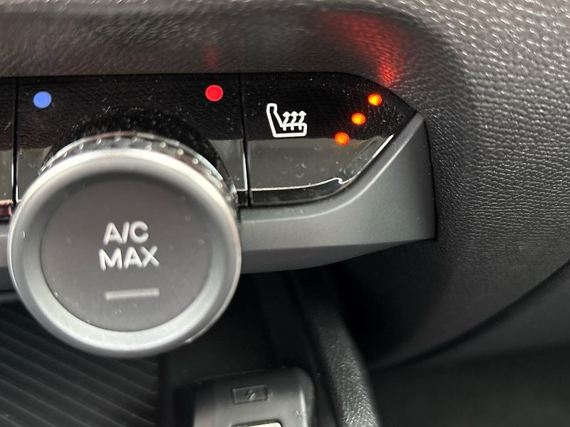 Citroën C4 (2023) Shine 1.2 PureTech 130 EAT8 - fotka 50 z 58