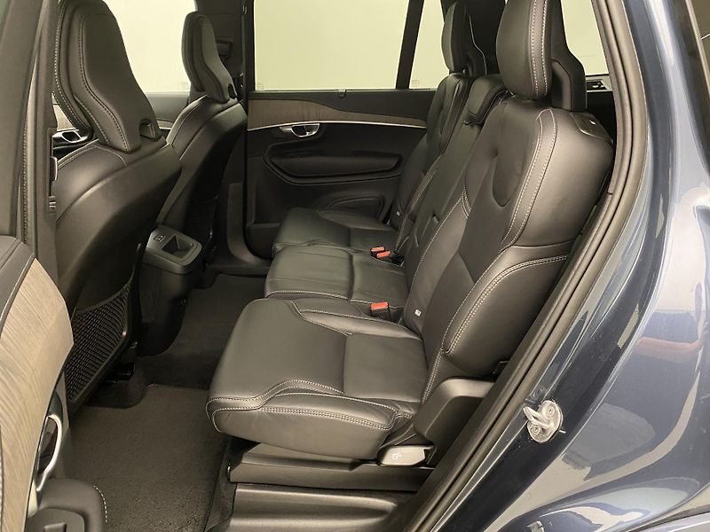 Volvo XC90 B5 AWD DARK PLUS AUT CZ 7m - fotka 5 z 67