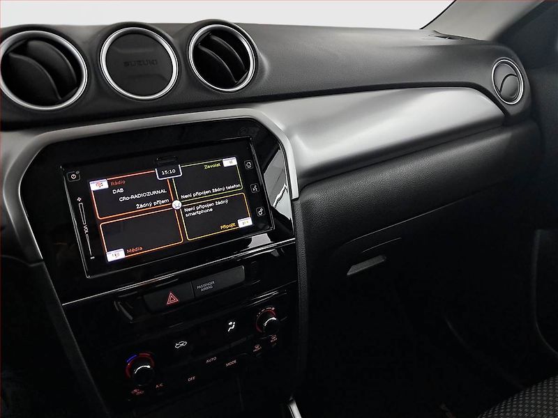 Suzuki Vitara (2022) 1.4 BoosterJet - fotka 12 z 20
