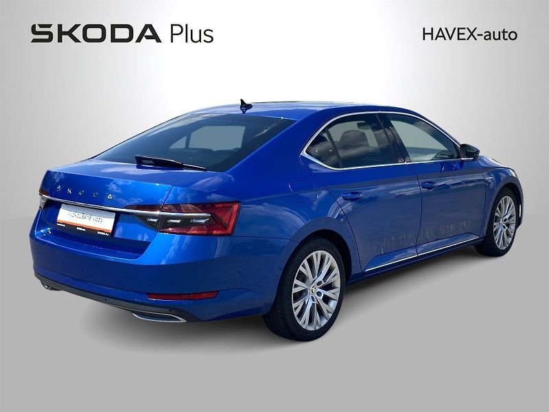 Škoda Superb (2023) 2.0 TDI 4x4 DSG L&K - fotka 2 z 39