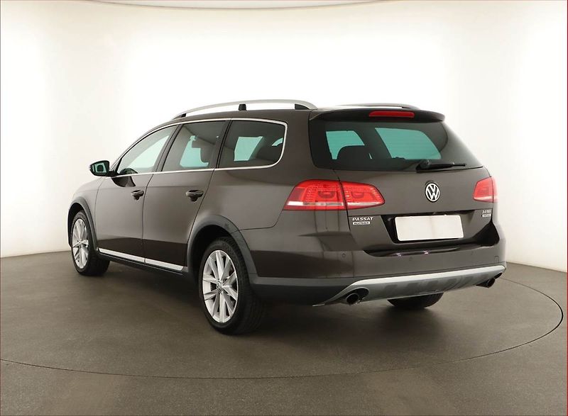 Volkswagen Passat (2013) Alltrack 2.0 TDI, 4X4 - fotka 4 z 14