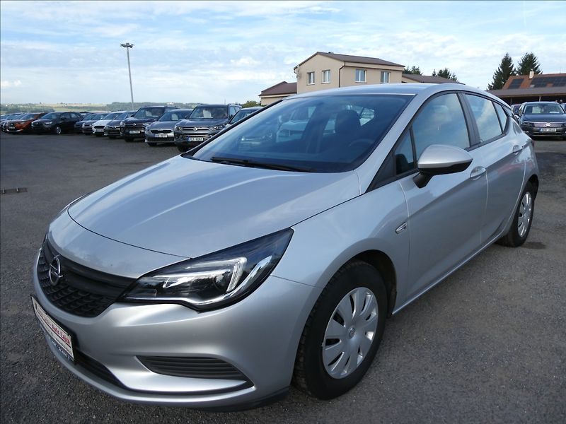 Opel Astra 1,4 i 74kW 2x kola, serviska - fotka 3 z 39