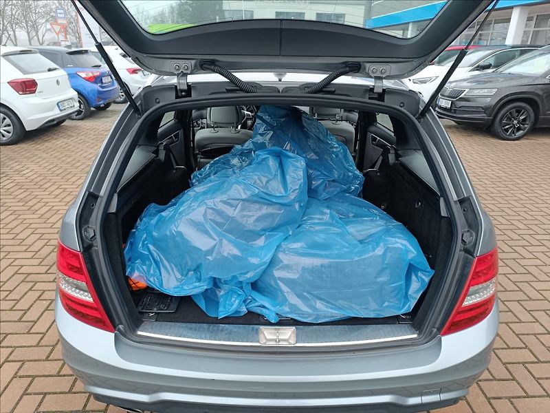 Mercedes-Benz Třídy C 2,2 250 CDI 4MATIC - fotka 19 z 20