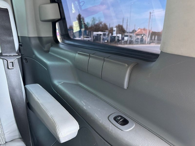 Mercedes-Benz Viano (2007) 2,2CDi 4x4 Steyr 7 míst - fotka 32 z 50