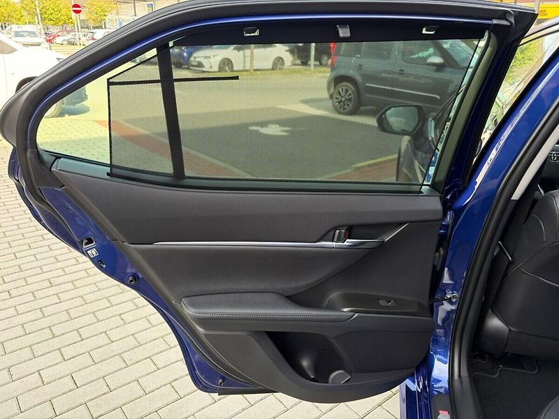 Toyota Camry 2,5 Hybrid Executive VIP - fotka 12 z 18
