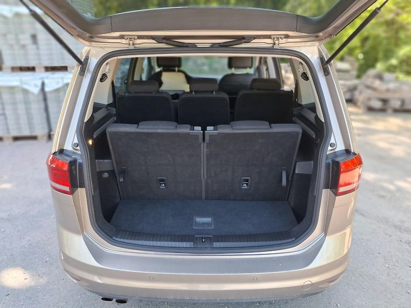 Volkswagen Touran 1.4TSI 7míst servisní historie - fotka 16 z 50