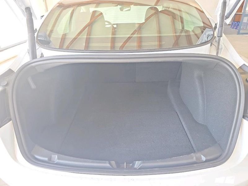 Tesla Model 3 PERFORMANCE 393kw SOH 95,0% - fotka 8 z 11