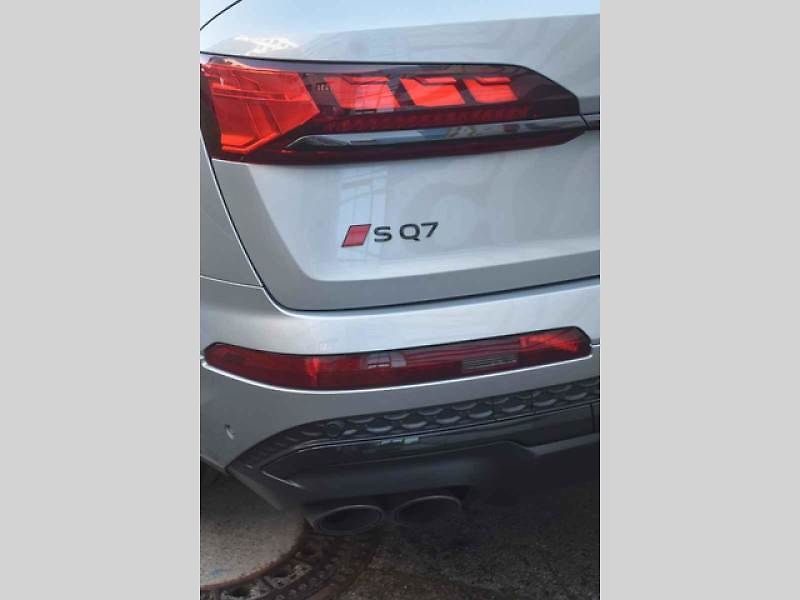 Audi SQ7 je velmi rychlé univerzální auto, ovšem s vyšší cenovkou