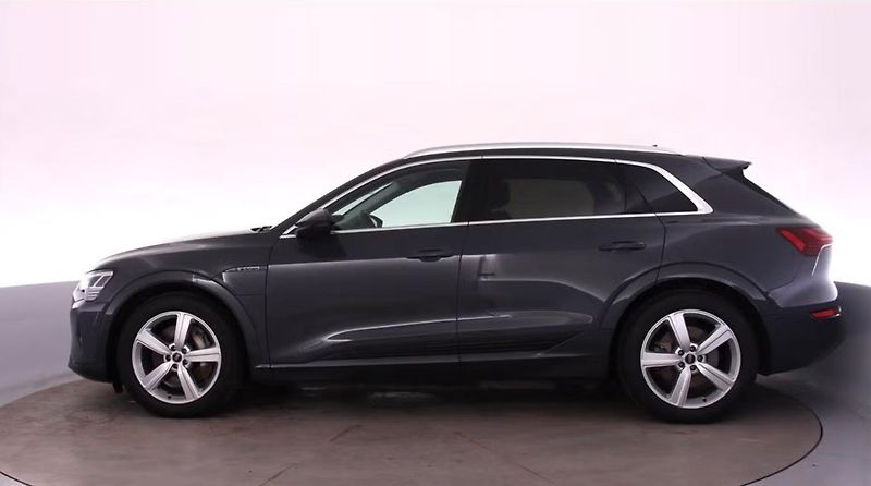 Audi Q8 e-tron 55 Quattro Kamera SoH 92% LED - fotka 8 z 27