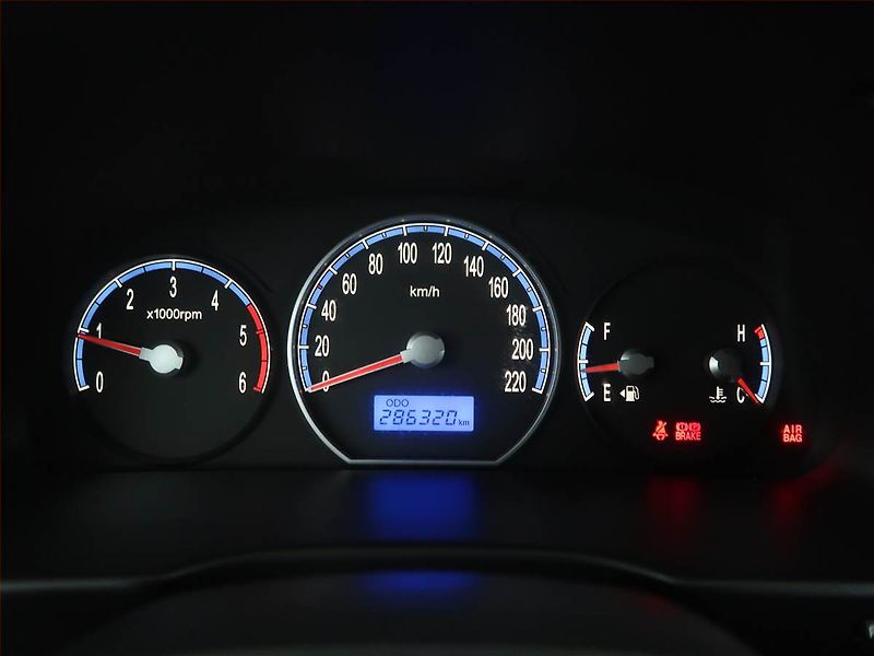 Hyundai Santa Fe (2006) 2.2 CRDi, 4X4, dobrý stav - fotka 11 z 15