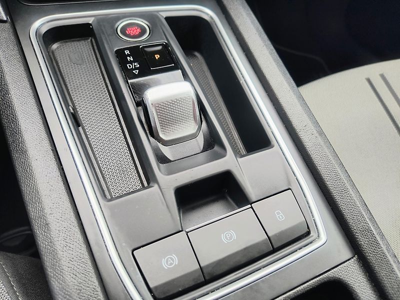 Seat Leon 1.0 eTSi AT 81KWNAVI/MATRIXLED - fotka 43 z 67