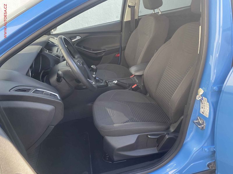 Ford Focus (2016) 1.0 EB, ČR, Titanium - fotka 9 z 16