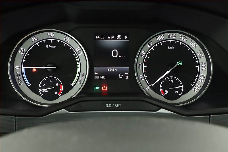 Škoda Superb (2020) iV 1.4 TSI PHEV - fotka 12 z 20
