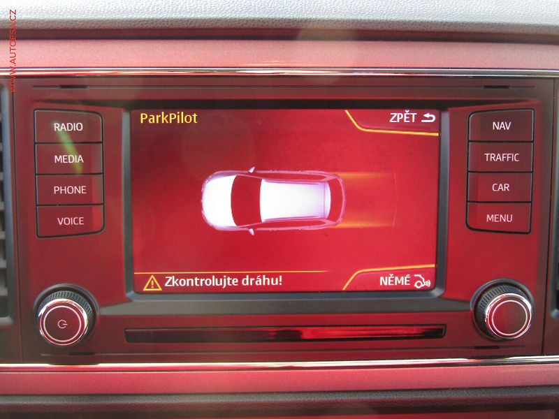 Seat Leon (2016) 2.0 TDi, ČR, servis.kniha - fotka 17 z 22