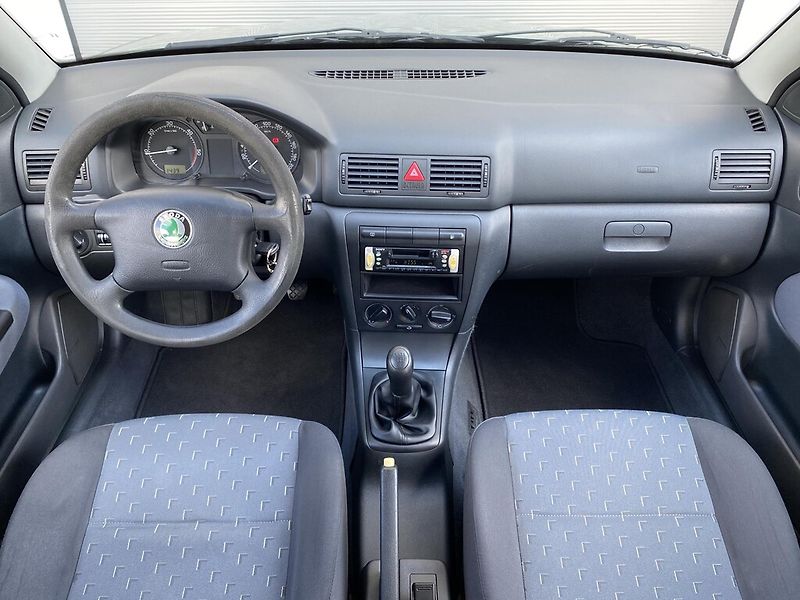 Škoda Octavia 1,9 SDI 50 kW Ambiente - fotka 10 z 22