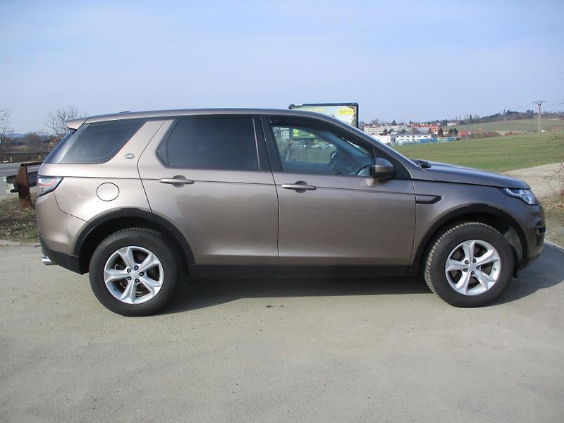 Land Rover Discovery Sport 2.0 TD4 110kW 4x4 koupeno CZ - fotka 5 z 42