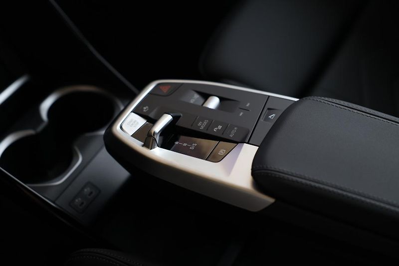 BMW X1 xDrive23i - fotka 12 z 16