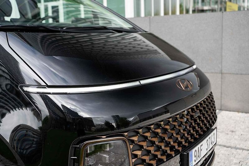 Auto jsem zatím mohl vyzkoušet pouze na hodinu