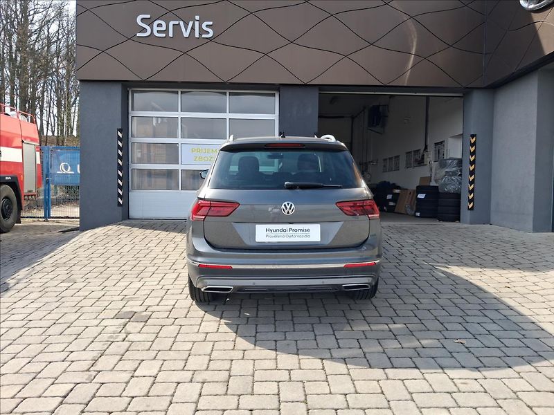 Volkswagen Tiguan 2,0 TSI DSG 4Motion Highline - fotka 18 z 20