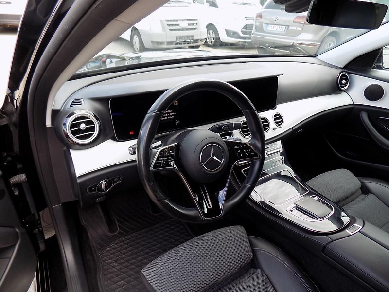 Mercedes-Benz Třídy E 220 D 4MATIC 143 KW TOP!!! - fotka 17 z 40
