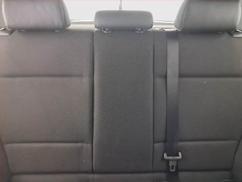 BMW Řada 1 (2011) 118d, po STK, jezdí výborně - fotka 10 z 17