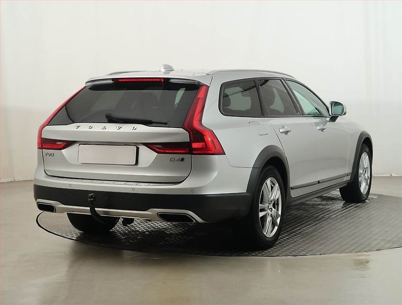 Volvo V90 (2017) Cross Country - fotka 5 z 18