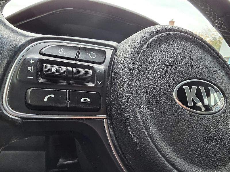 Kia Niro 1.6-HEV-AUTOMAT-NAVI-KAMERA - fotka 13 z 26