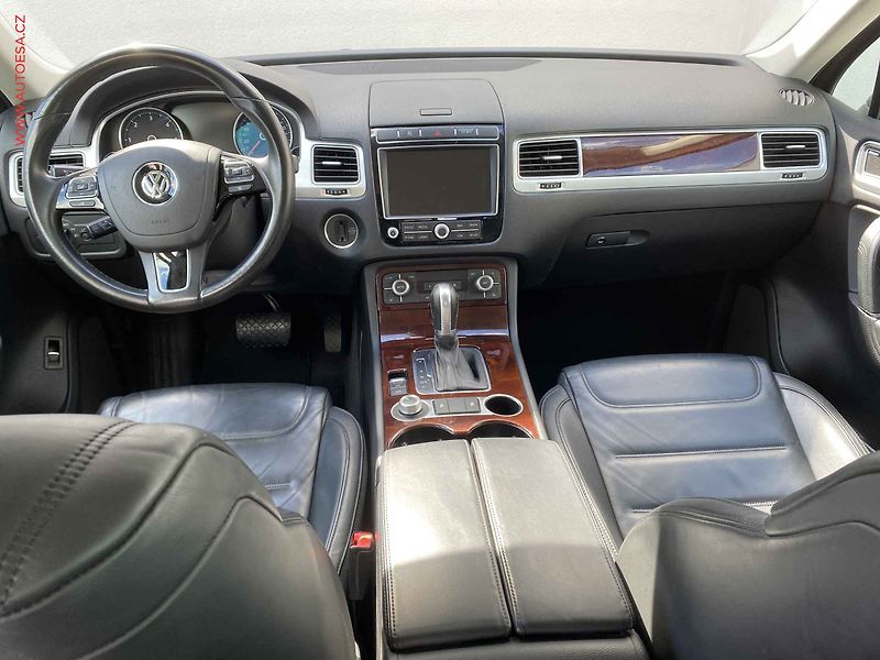 Volkswagen Touareg (2015) 3.0 TDi V6 4x4, AT, kůže - fotka 8 z 23