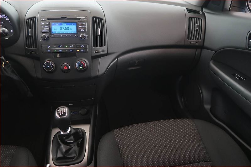 Hyundai i30 (2011) 1.4 CVVT, ČR,1.maj, Tempomat - fotka 8 z 15