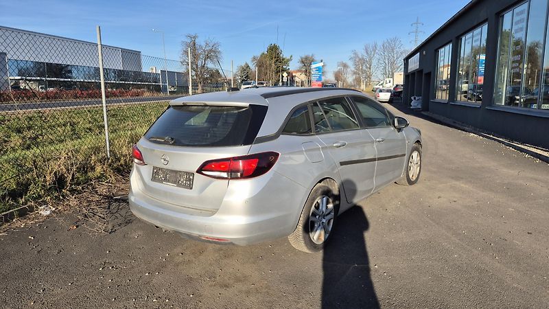 Opel Astra (2020) AUTOMAT, NEFUNKČNÍ MOTOR - fotka 3 z 10