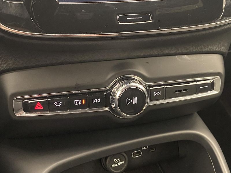 Volvo XC40 B4 CORE AUT  - fotka 27 z 49