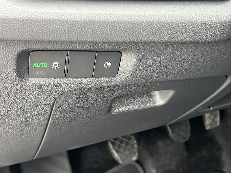 Škoda Octavia Selection 1.5 TSI 110 kW - fotka 32 z 35