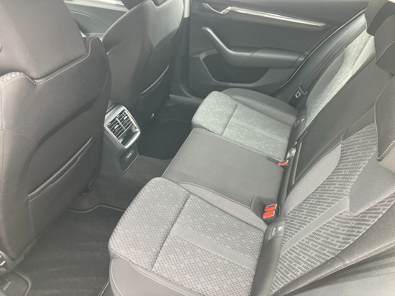 Škoda Octavia (2023) 2.0TDI STYLE EL.TAŽNÉ,2023,ČR - fotka 21 z 34