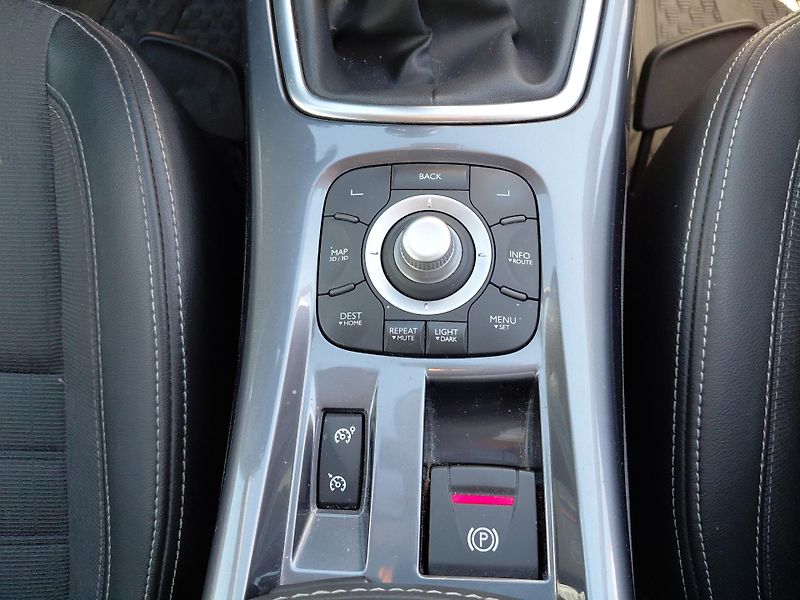 Renault Laguna 2,0 dCi 110 kW Dynamique 1.maj - fotka 23 z 24