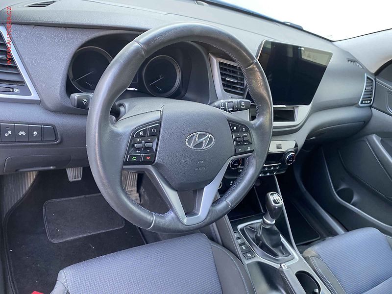 Hyundai Tucson (2015) 2.0CRDi 4x4, ČR, Navi, AC - fotka 13 z 20