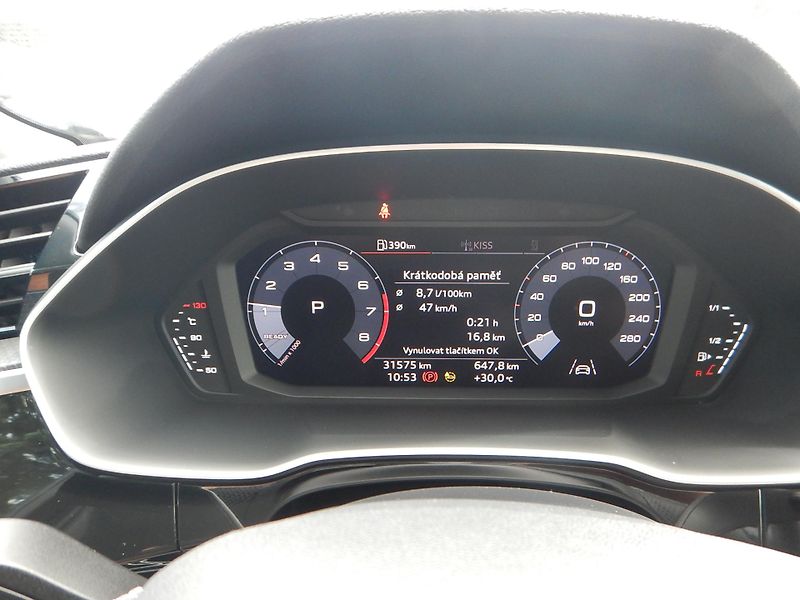 Audi Q3 S-LINE 1.5 TFSI, ČR, DSG - fotka 28 z 31