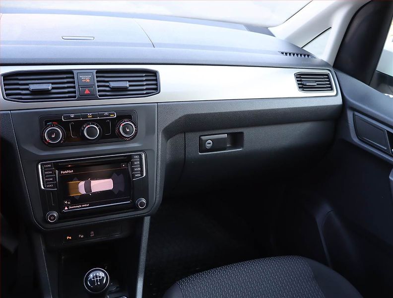 Volkswagen Caddy (2016) Maxi 2.0 TDI, 7Míst - fotka 8 z 18