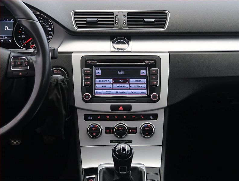 Volkswagen CC (2012) 2.0 TDI, Serv.kniha, Xenony - fotka 12 z 23