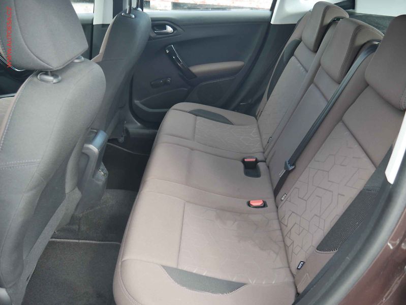 Peugeot 2008 (2014) 1.6i LPG, ČR - fotka 10 z 15