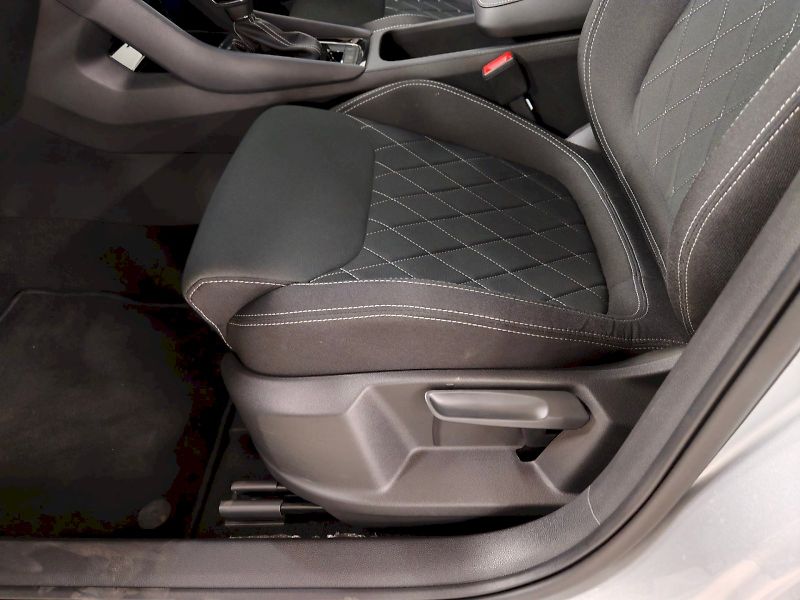 Škoda Karoq (2025) 1.5 TSI 110 kW DSG Sportline - fotka 21 z 30