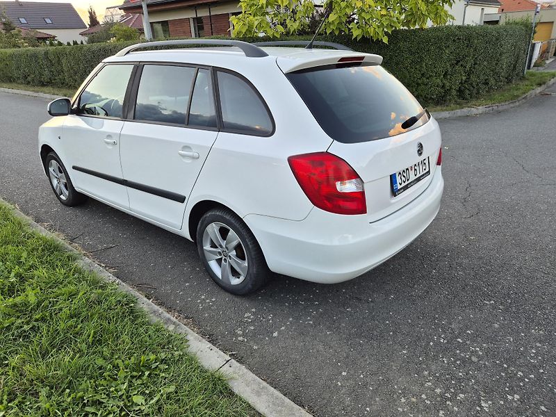 Škoda Fabia (2014) Škoda Fabia Combi 1.4 63 kW  - fotka 5 z 15