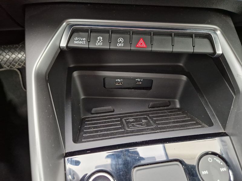 Audi A3 S-Line 35 TFSI - fotka 19 z 36