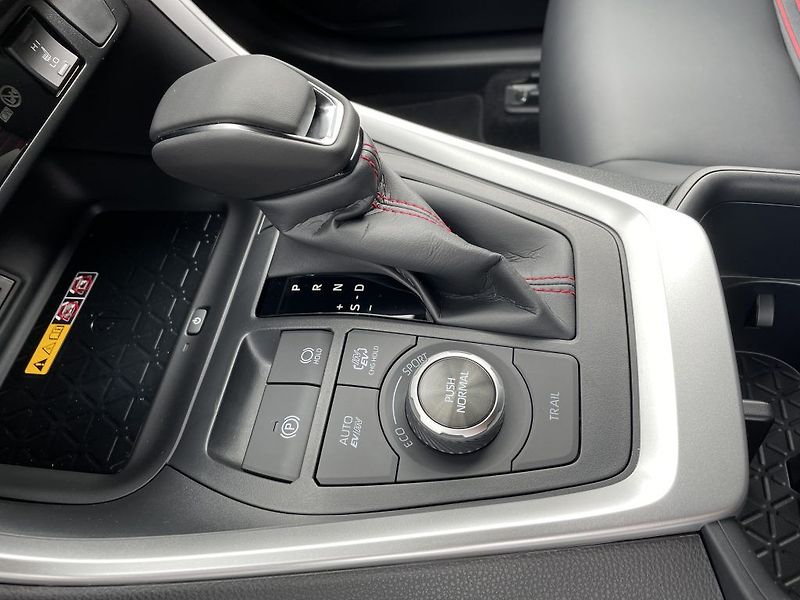 Toyota RAV4 2.5 Plug-in Hybrid Selection - fotka 20 z 29